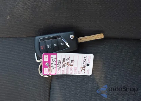 2021 Toyota Corolla Le z USA, uszkodzony, nr VIN JTDEPMAE0MJ120366